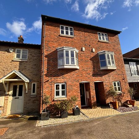 Stylish 3 Bedroom Townhouse For 5 Guests, Set In The Medieval Grid With Off Street Parking Bury St. Edmunds Buitenkant foto