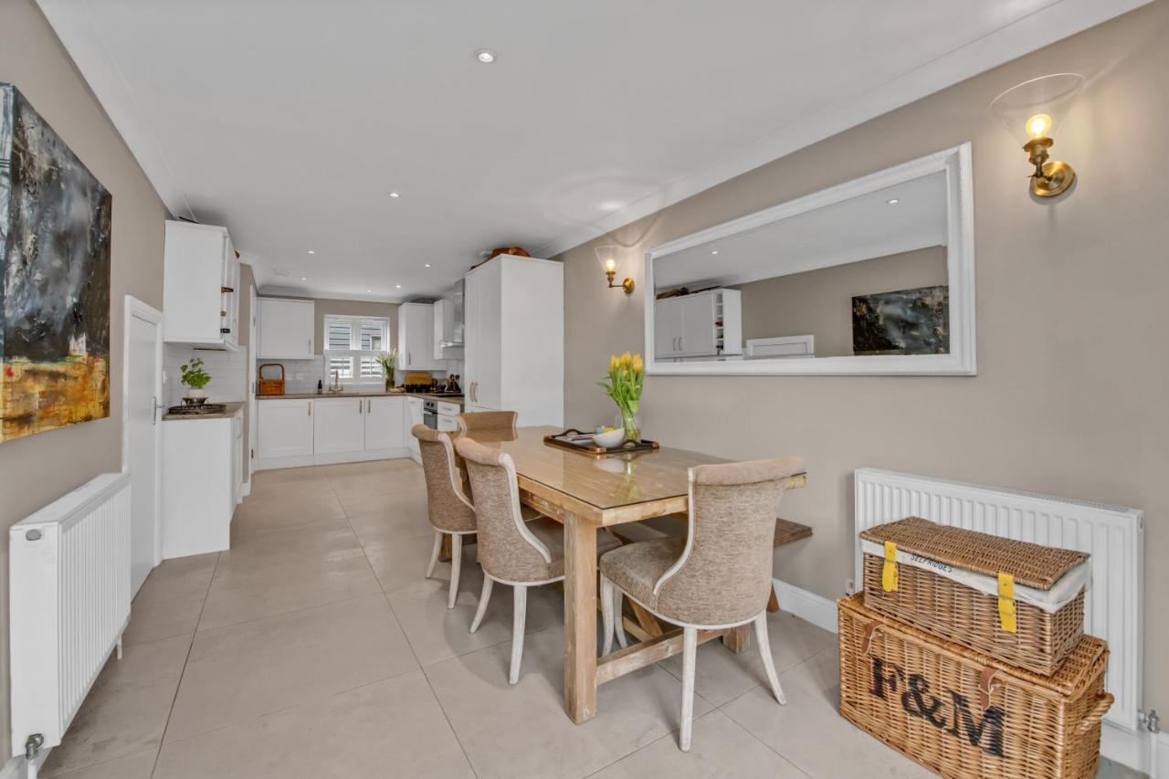 Stylish 3 Bedroom Townhouse For 5 Guests, Set In The Medieval Grid With Off Street Parking Bury St. Edmunds Buitenkant foto
