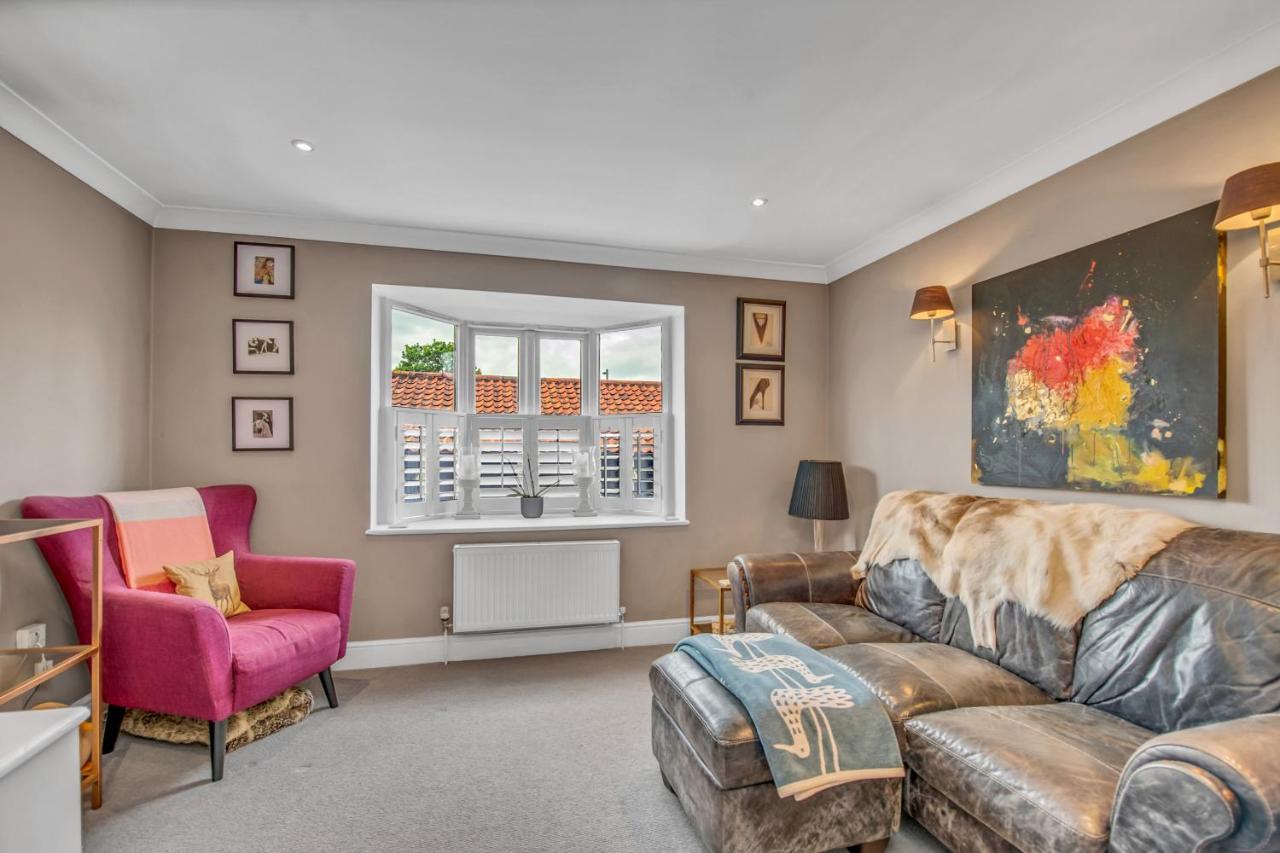 Stylish 3 Bedroom Townhouse For 5 Guests, Set In The Medieval Grid With Off Street Parking Bury St. Edmunds Buitenkant foto