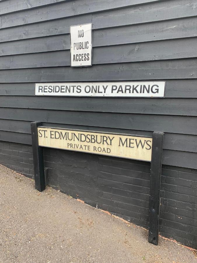 Stylish 3 Bedroom Townhouse For 5 Guests, Set In The Medieval Grid With Off Street Parking Bury St. Edmunds Buitenkant foto