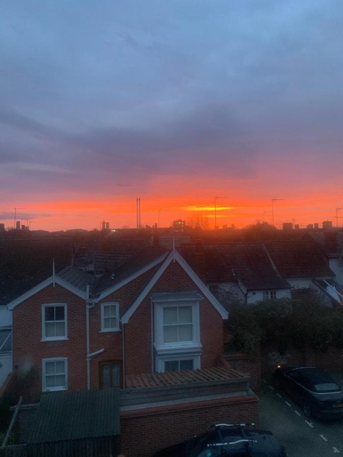 Stylish 3 Bedroom Townhouse For 5 Guests, Set In The Medieval Grid With Off Street Parking Bury St. Edmunds Buitenkant foto