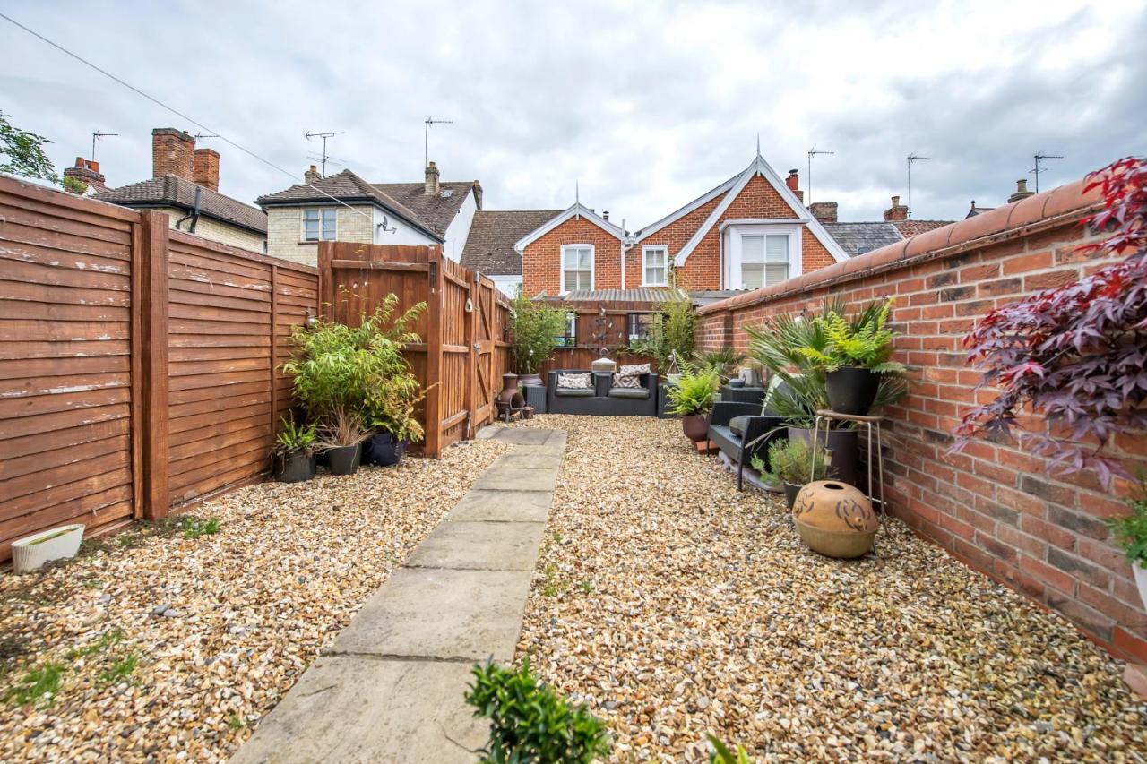 Stylish 3 Bedroom Townhouse For 5 Guests, Set In The Medieval Grid With Off Street Parking Bury St. Edmunds Buitenkant foto