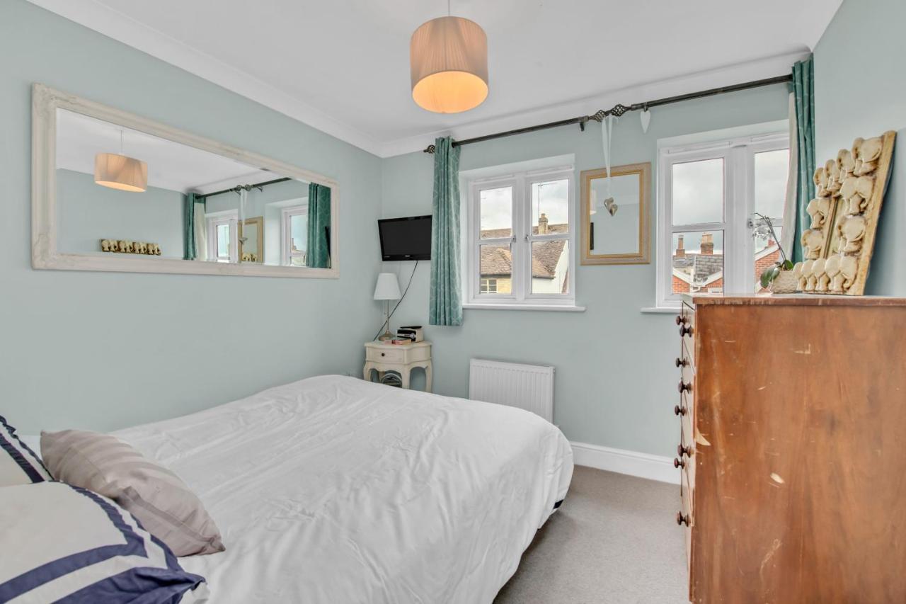 Stylish 3 Bedroom Townhouse For 5 Guests, Set In The Medieval Grid With Off Street Parking Bury St. Edmunds Buitenkant foto