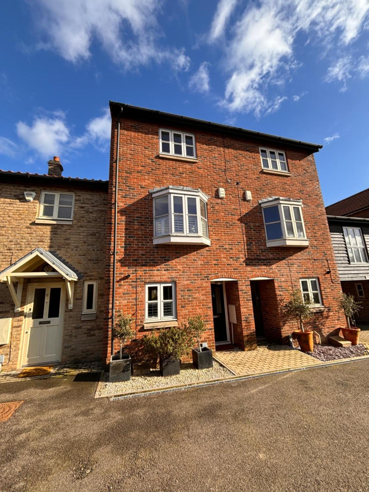 Stylish 3 Bedroom Townhouse For 5 Guests, Set In The Medieval Grid With Off Street Parking Bury St. Edmunds Buitenkant foto